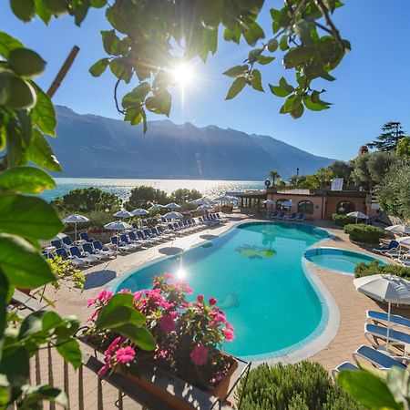 Camping Park Garda リモーネ・スル・ガルダ エクステリア 写真