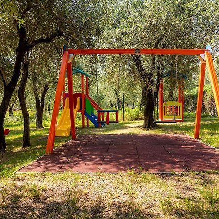 Camping Park Garda リモーネ・スル・ガルダ エクステリア 写真
