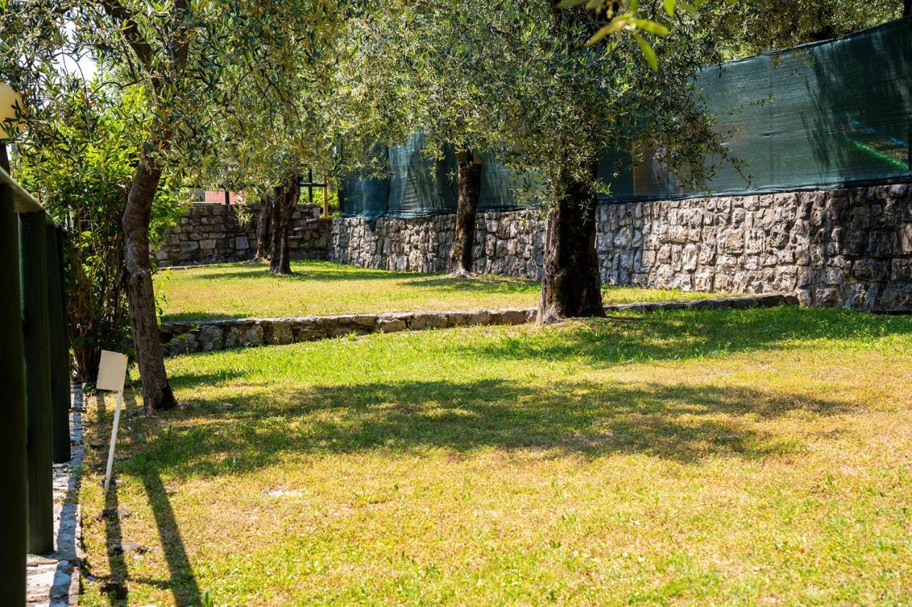 Camping Park Garda リモーネ・スル・ガルダ エクステリア 写真