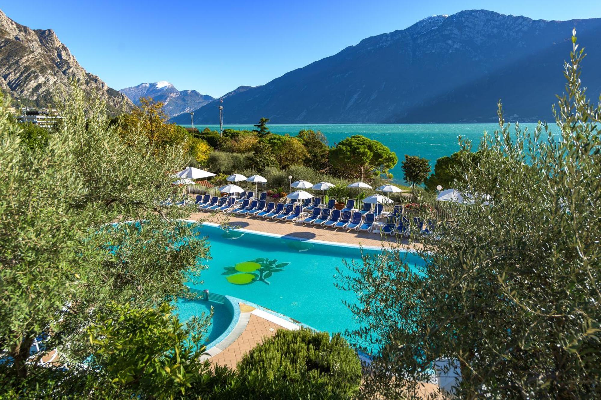Camping Park Garda リモーネ・スル・ガルダ エクステリア 写真