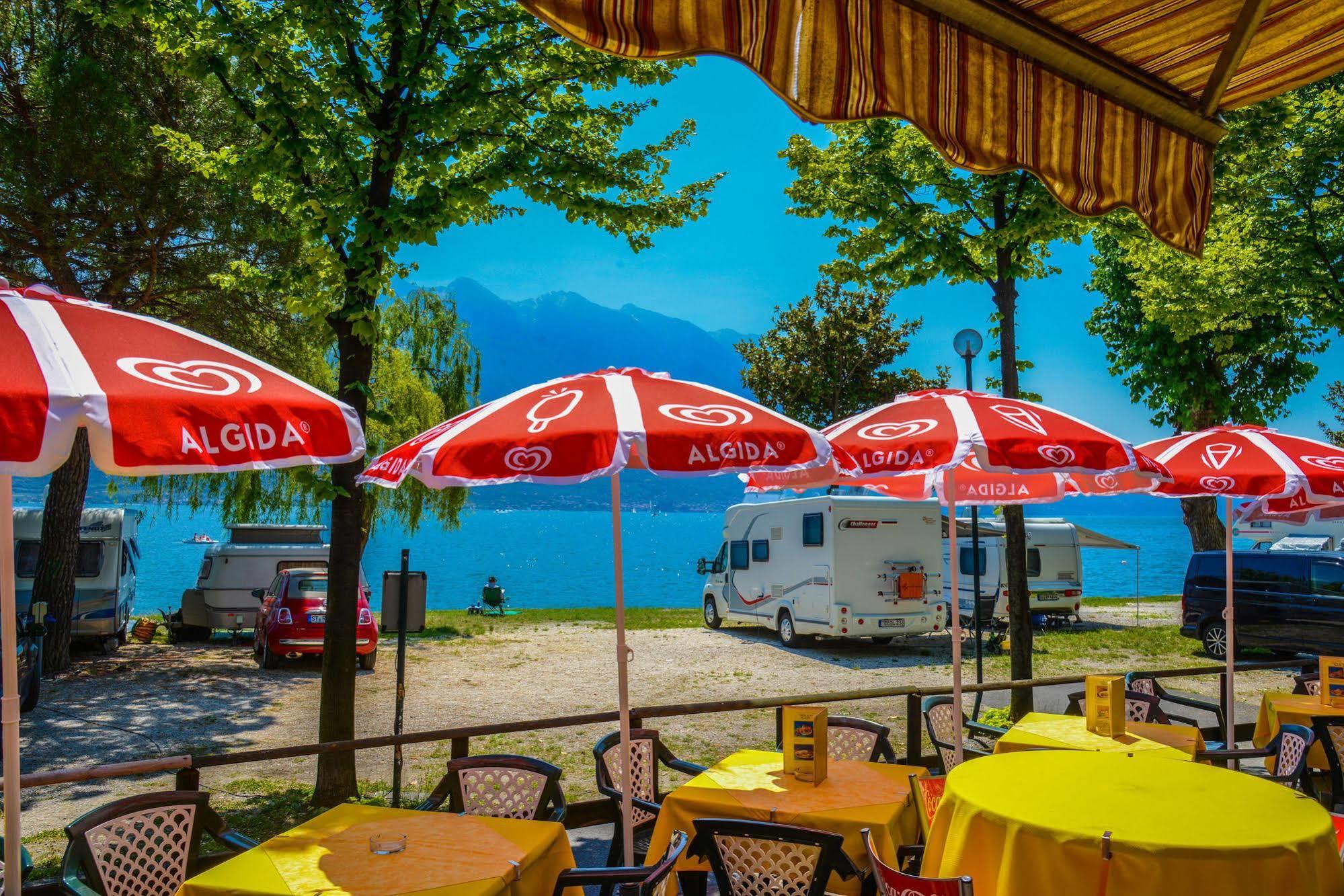 Camping Park Garda リモーネ・スル・ガルダ エクステリア 写真