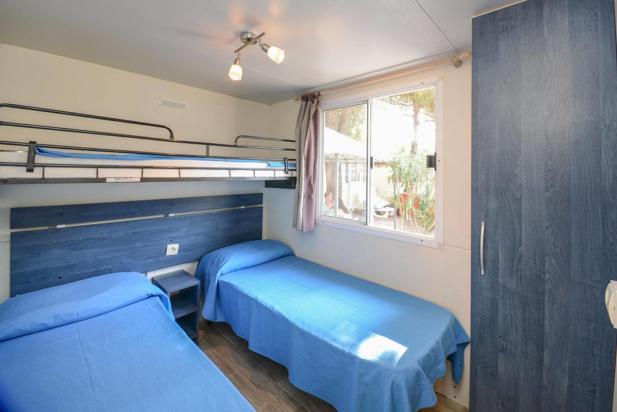 Camping Park Garda リモーネ・スル・ガルダ エクステリア 写真