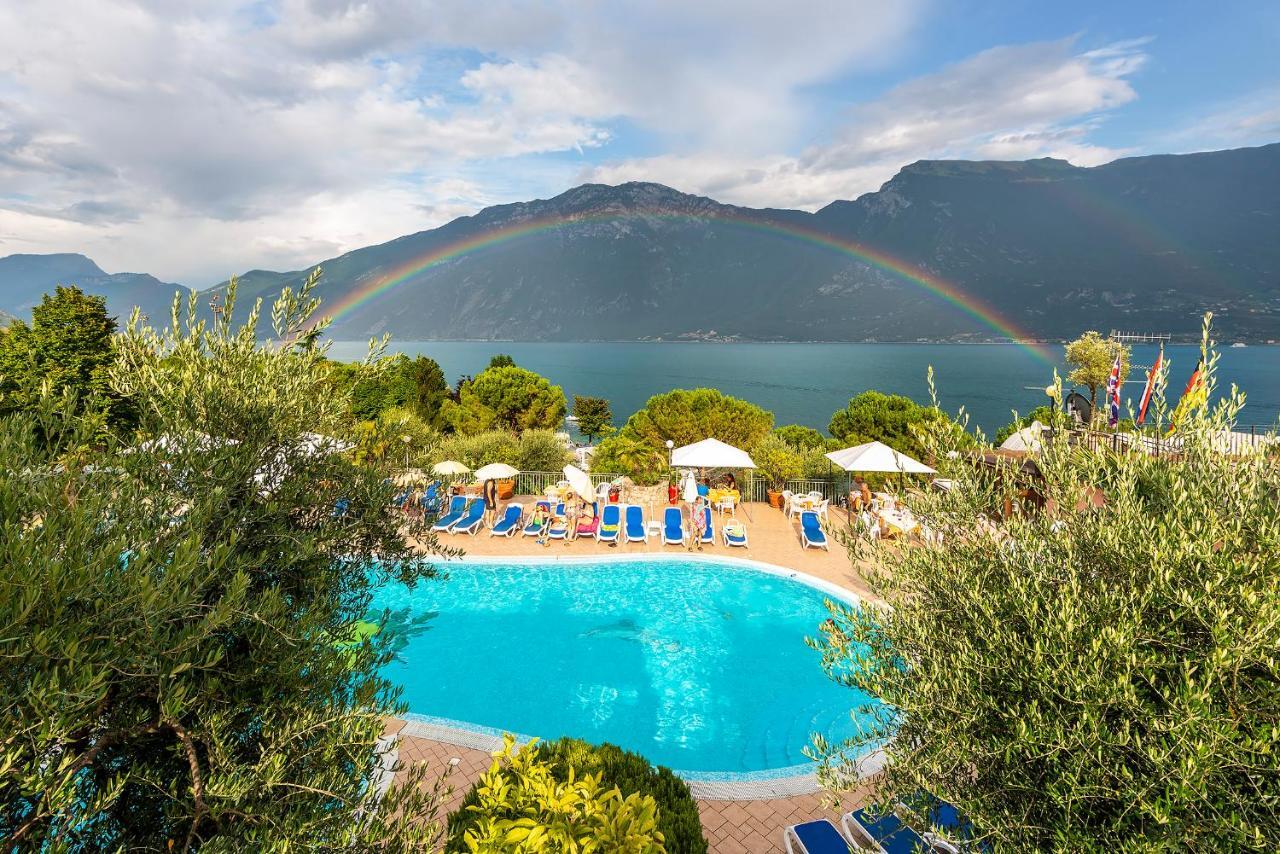 Camping Park Garda リモーネ・スル・ガルダ エクステリア 写真