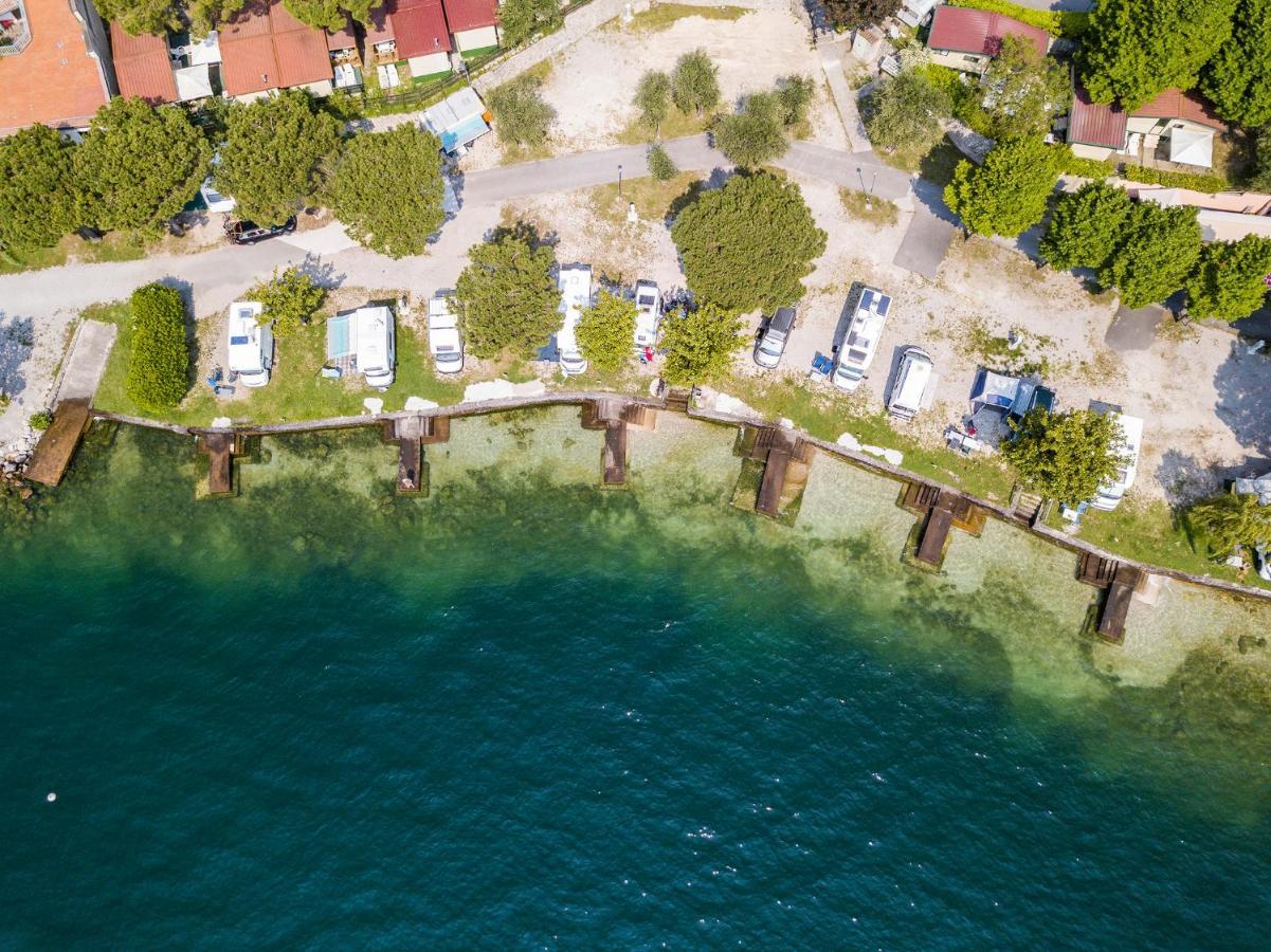 Camping Park Garda リモーネ・スル・ガルダ エクステリア 写真